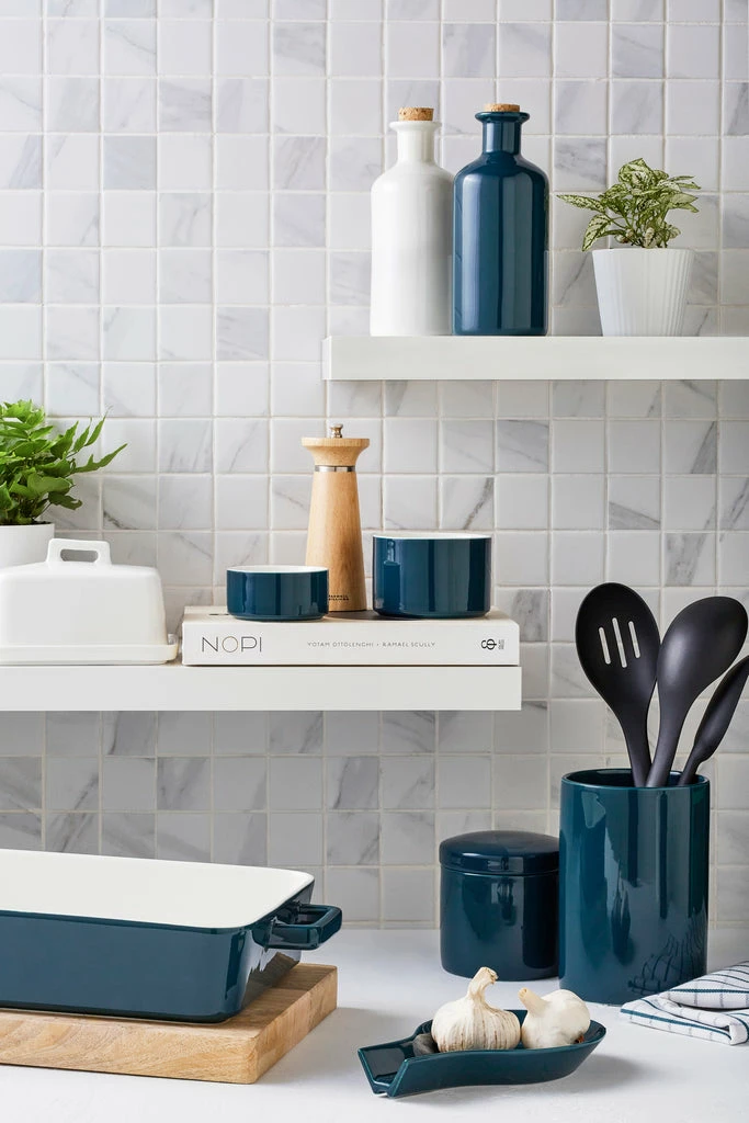 Maxwell and Williams Epicurious Oil Bottle Cork Lid 500ml - Teal - Image 2